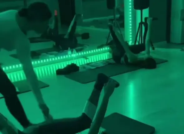 Скриншот видео с практики "денежные ворота" Социальные сети