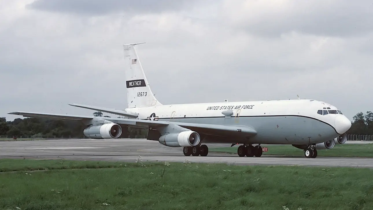 Ядерный самолет-разведчик США подал сигнал бедствия у берегов Великобритании