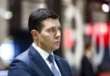 Алиханов отметил достижения Минпромторга в развитии КамАЗ и автопрома alihanov otmetil dostizheniya minpromtorga v razvitii kamaz i avtoproma-journalrf-ru-0