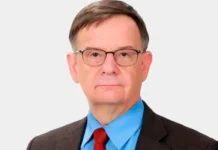 Андрей Ланьков сохраняет оптимизм после выдворения из Риги andrej lankov sohranyaet optimizm posle vydvoreniya iz rigi-journalrf-ru-0