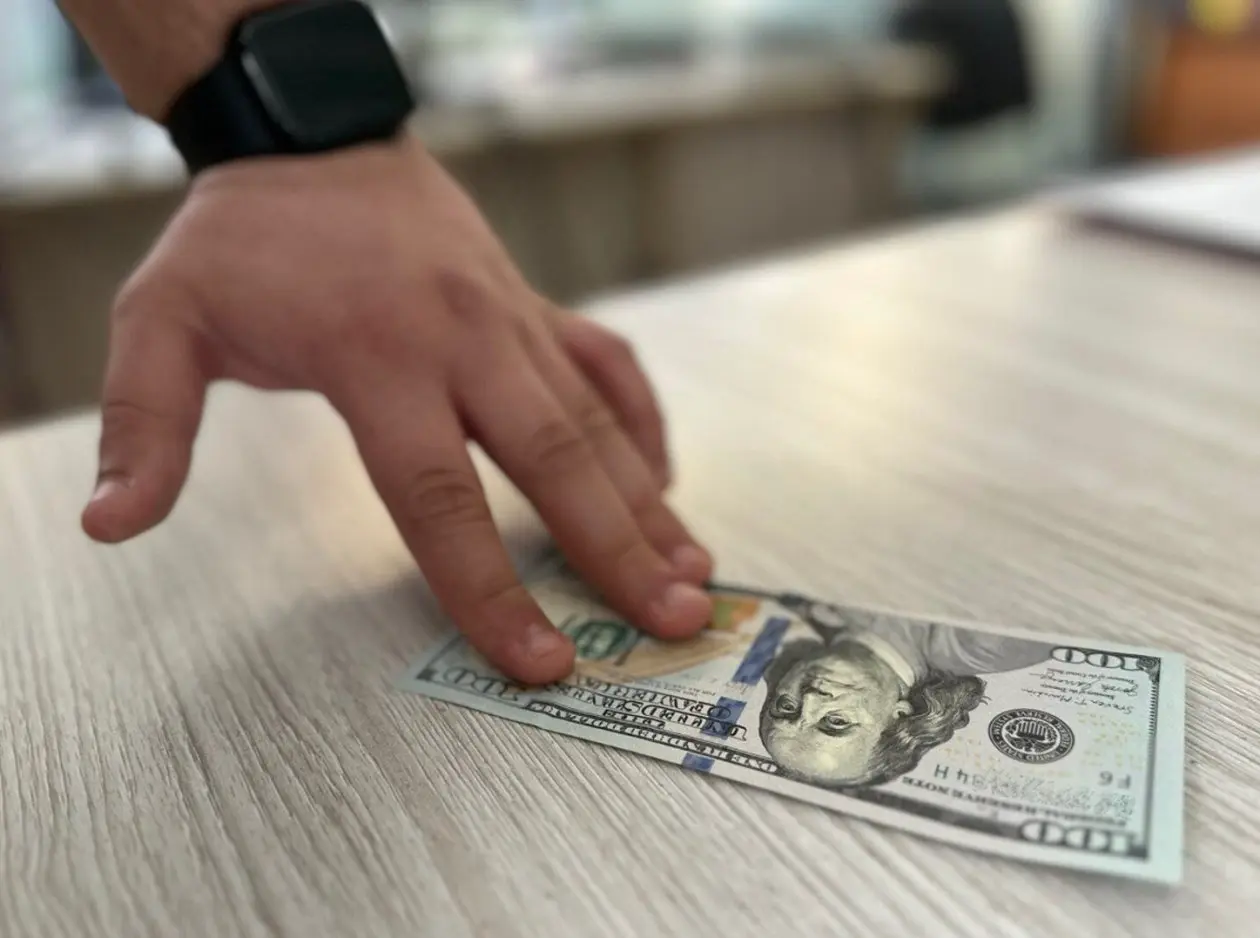 купюра номиналом $100 Александр Шепырев, ИА UssurMedia