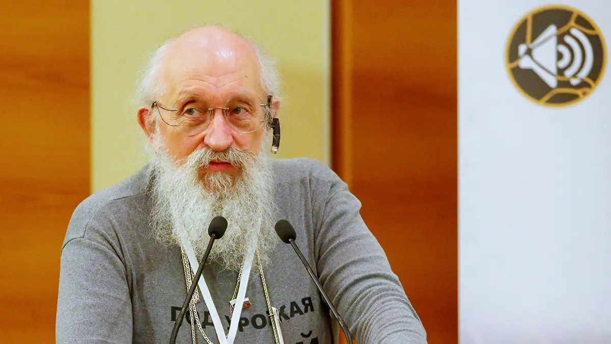 Вассерман призвал педагогов не ждать уменьшения зарплат после повышения окладов