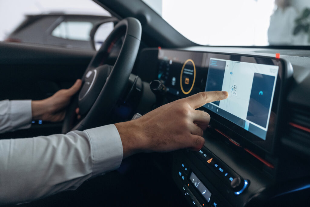 Сенсорный экран в машине