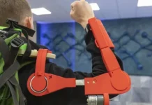 Завод «Янтарь» внедряет экзоскелеты при поддержке ОСК zavod yantar vnedryaet ekzoskelety pri podderzhke osk-journalrf-ru-0