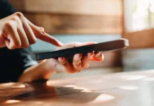 Андрей Свинцов о стабильности мобильного интернета в Москве andrej svinczov o stabilnosti mobilnogo interneta v moskve-journalrf-ru-0