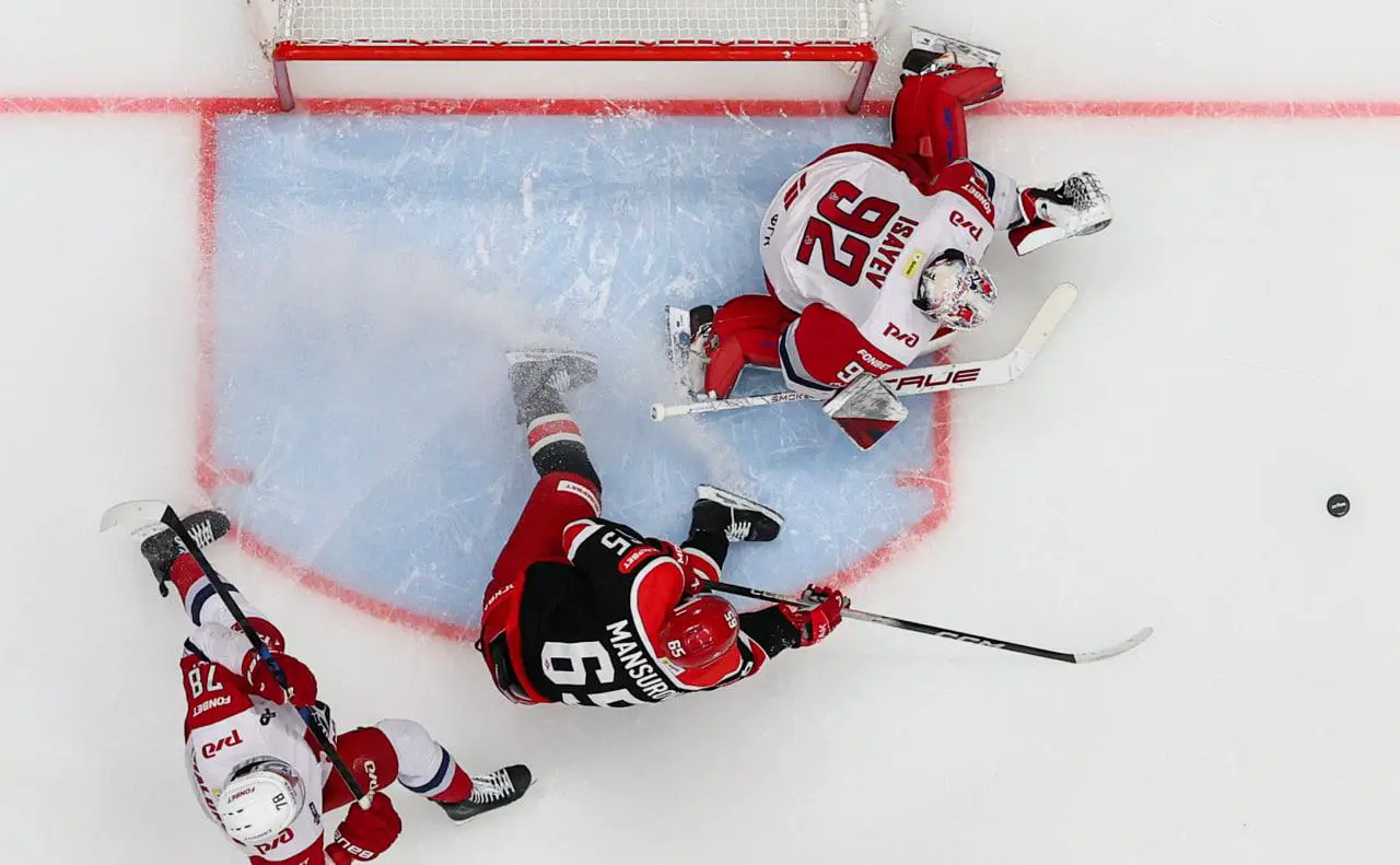  Спартак  (Москва)    Локомотив  (Ярославль) (Сергей Савостьянов / ТАСС)