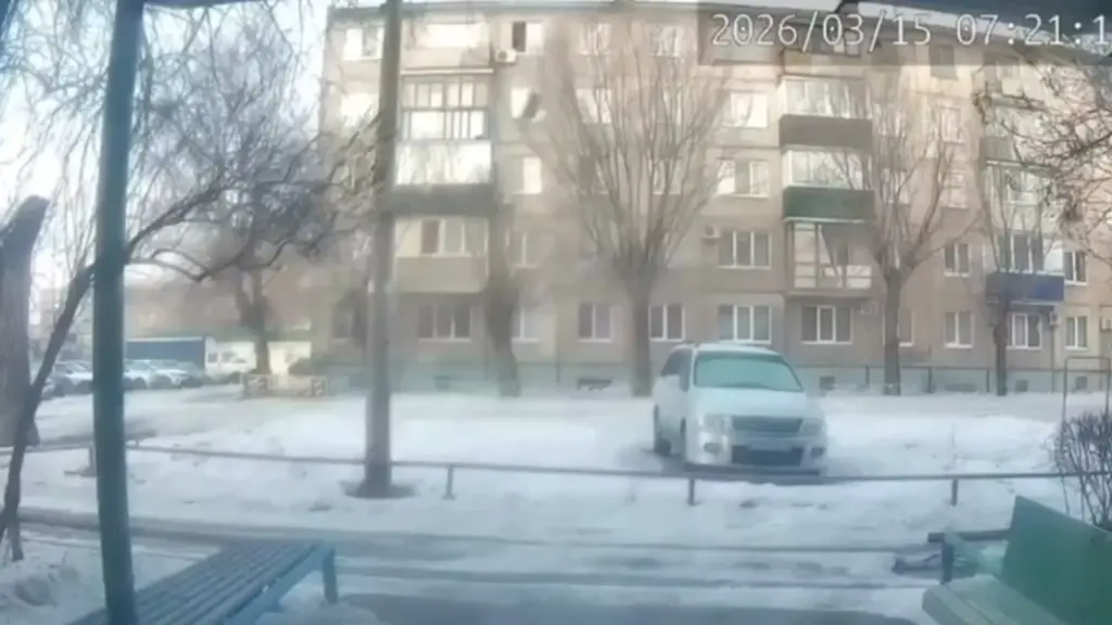 Орчанка упала с пятого этажа, встала и пошла домой