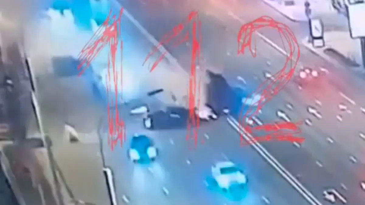 Появились кадры аварии на Садовом кольце