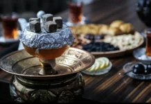 Москвичка поразила кальян на куличе, вызвав бурную реакцию moskvichka porazila kalyan na kuliche vyzvav burnuyu reakcziyu-journalrf-ru-0