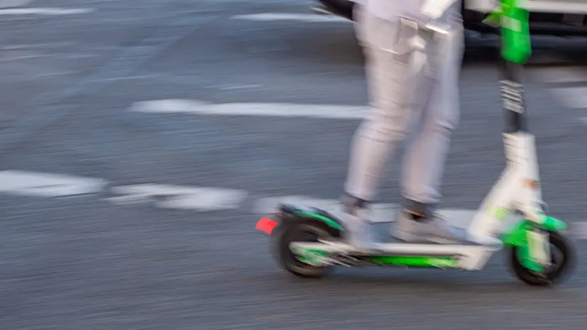 Россиянам посоветовали сразу фиксировать ДТП с электросамокатом