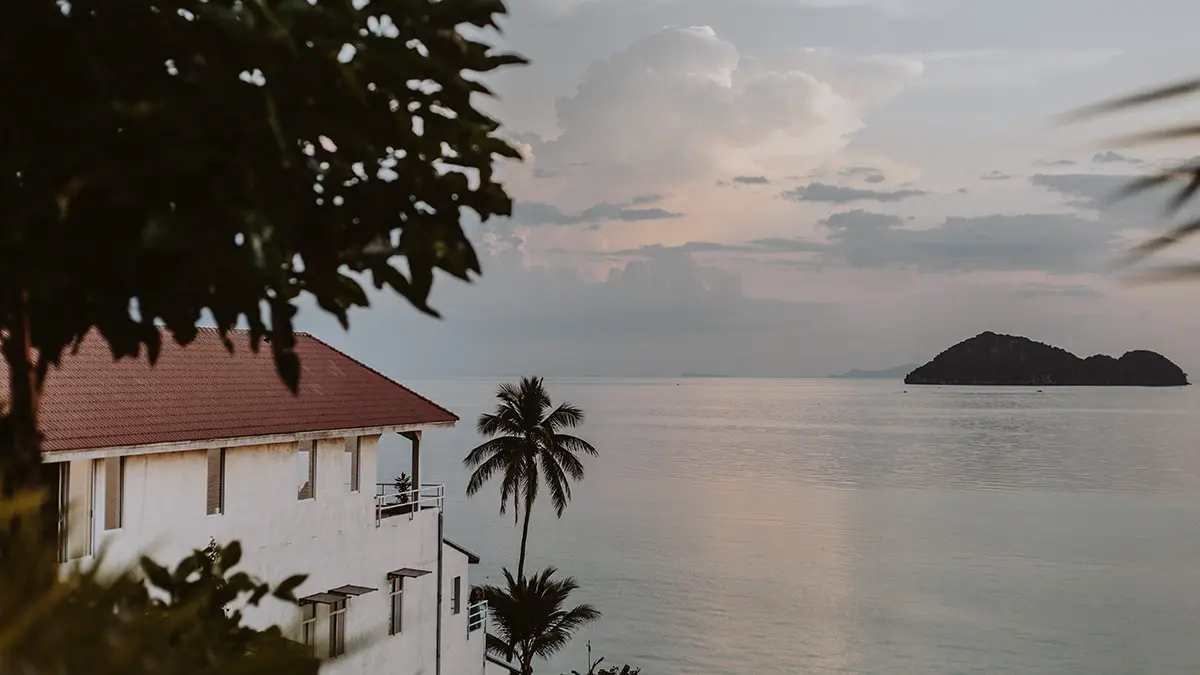 Можно ли оплачивать покупки в Таиланде через Сбер