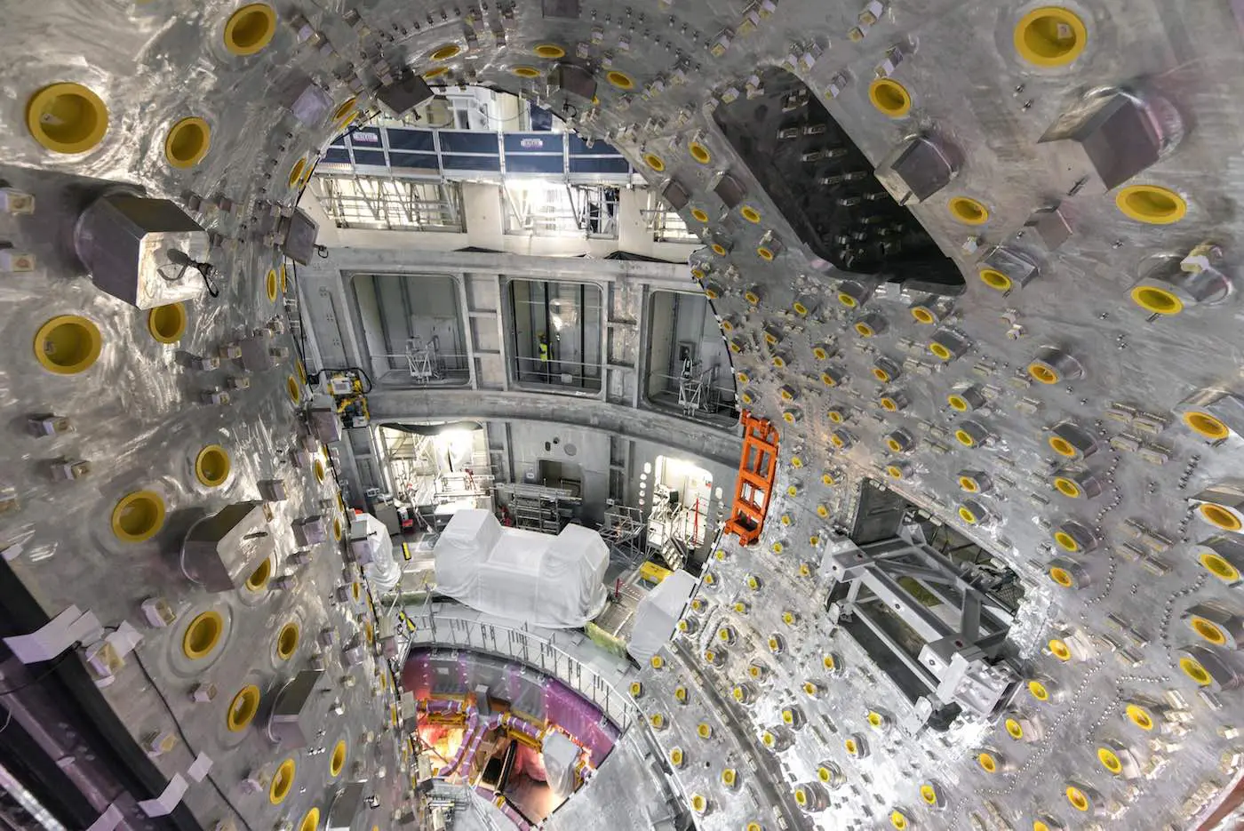 Термоядерная энергетика нерентабельна, доказали ученые в Швейцарии-0