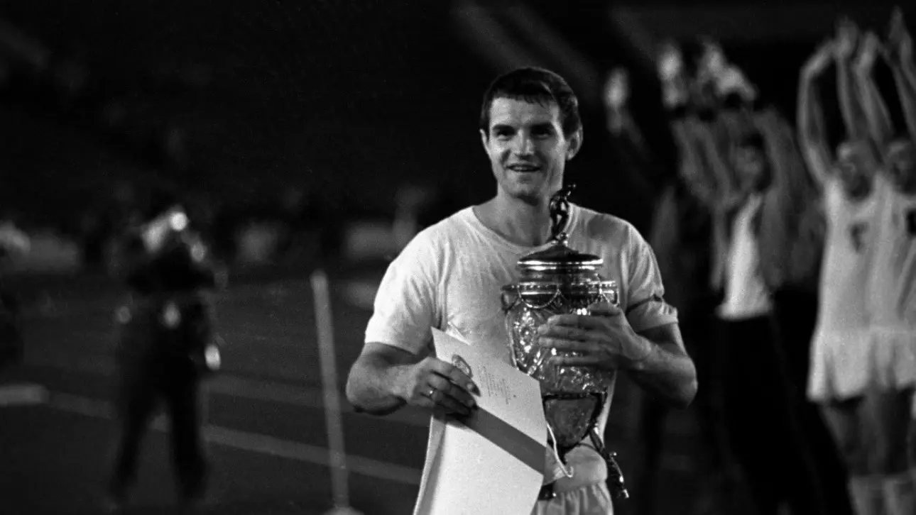 Внук Виктора Шустикова заявил, что футболиста хотели похоронить у мусорки