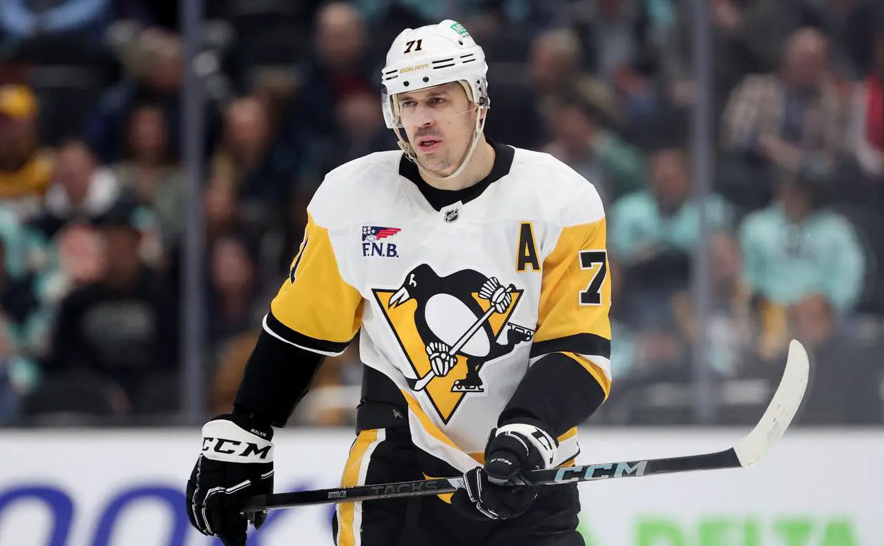 Евгений Малкин (Steph Chambers / Getty Images)