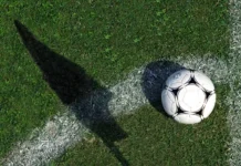 aston villa i frajburg provedut final ligi evropy v stambule-journalrf-ru-0