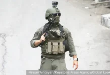binyamin netanyahu i izrailskij soldat o statue v livane-journalrf-ru-0