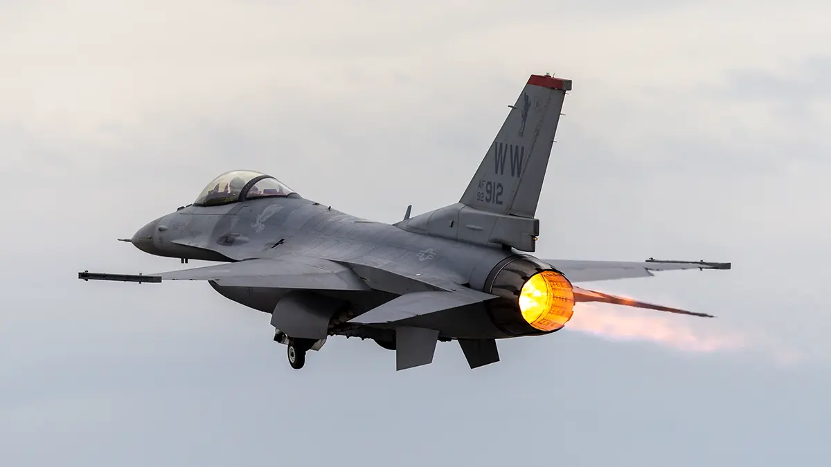 Российские войска сбили украинский самолет F-16 над Сумской областью