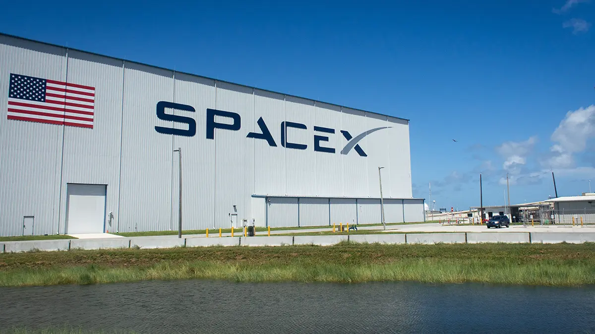 SpaceX провела тестовый запуск самой большой ракеты в мире