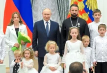 Владимир Путин подчеркнул рост числа многодетных семей в России vladimir putin podcherknul rost chisla mnogodetnyh semej v rossii-journalrf-ru-0