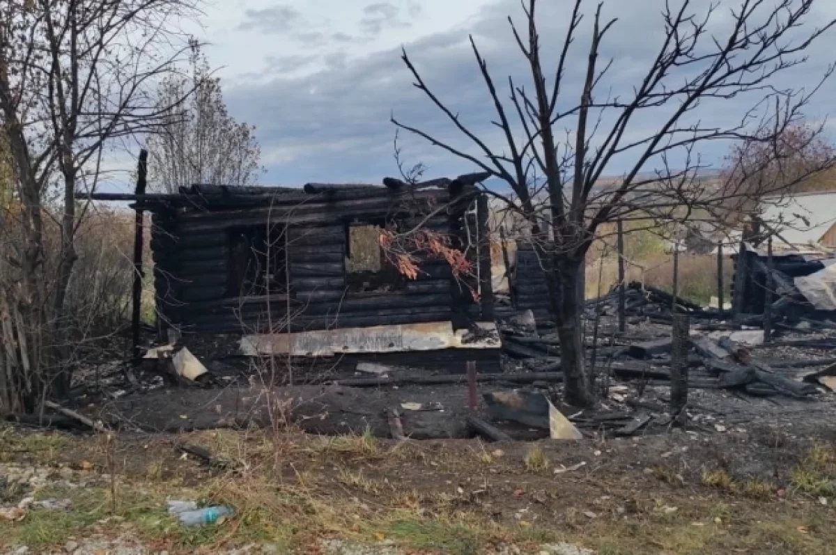 Трагическое происшествие в Верхнем Тагиле: пожар унес жизни двух человек 96893380-b531-4ac1-ae3d-02c96337f332-674c37c3