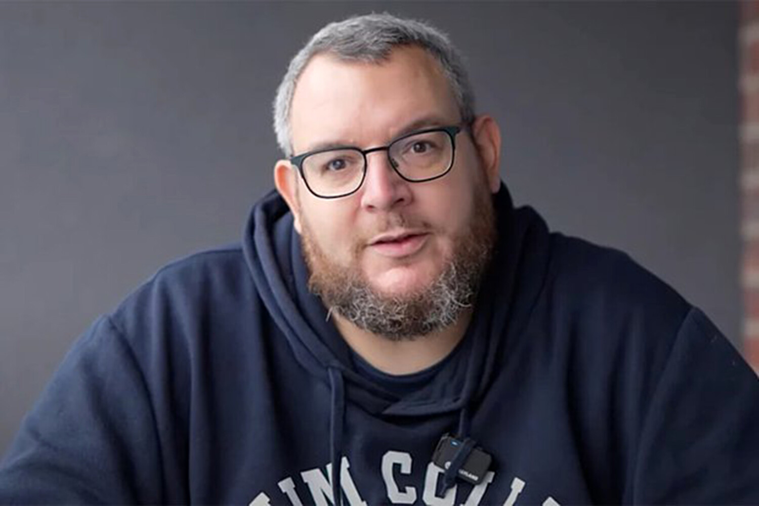 Популярный стример пережил внезапный инсульт во время прямого эфира fd7d3389-d561-45f6-928b-01e9cb1e3f28-675335e8