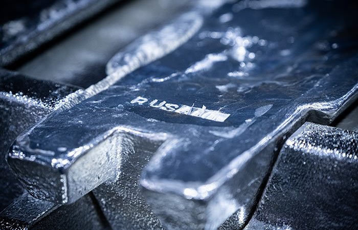 "Русал" сократит выпуск алюминия на 250 тыс. т в рамках решения оптимизировать мощности