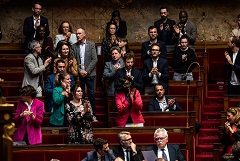 Президент Франции подтвердил намерение продолжить работу до завершения срока полномочий Question Time In The French Parliament