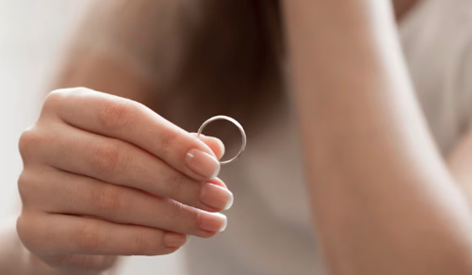 Не только Алсу: самые резонансные расставания российских звезд последних лет 040582fe-b27f-4ec4-9865-67aee8e7909d-67c3a46f