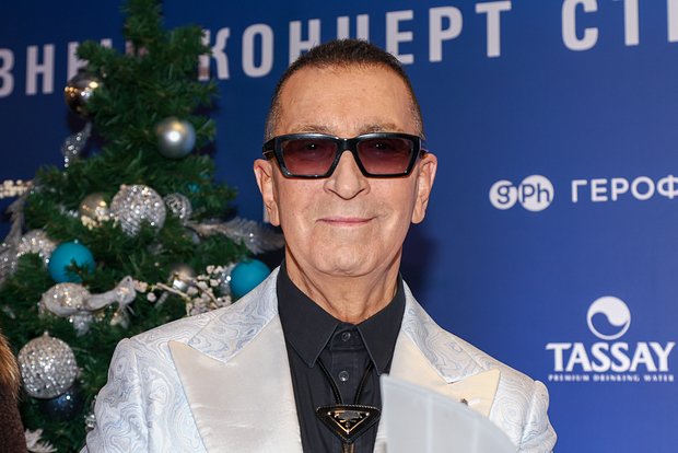 Александр Буйнов продолжает бороться с болезнью и радовать поклонников своим творчеством 1ff01b40-2bb4-4203-9ac7-79aa9802b492-67b5d7a0