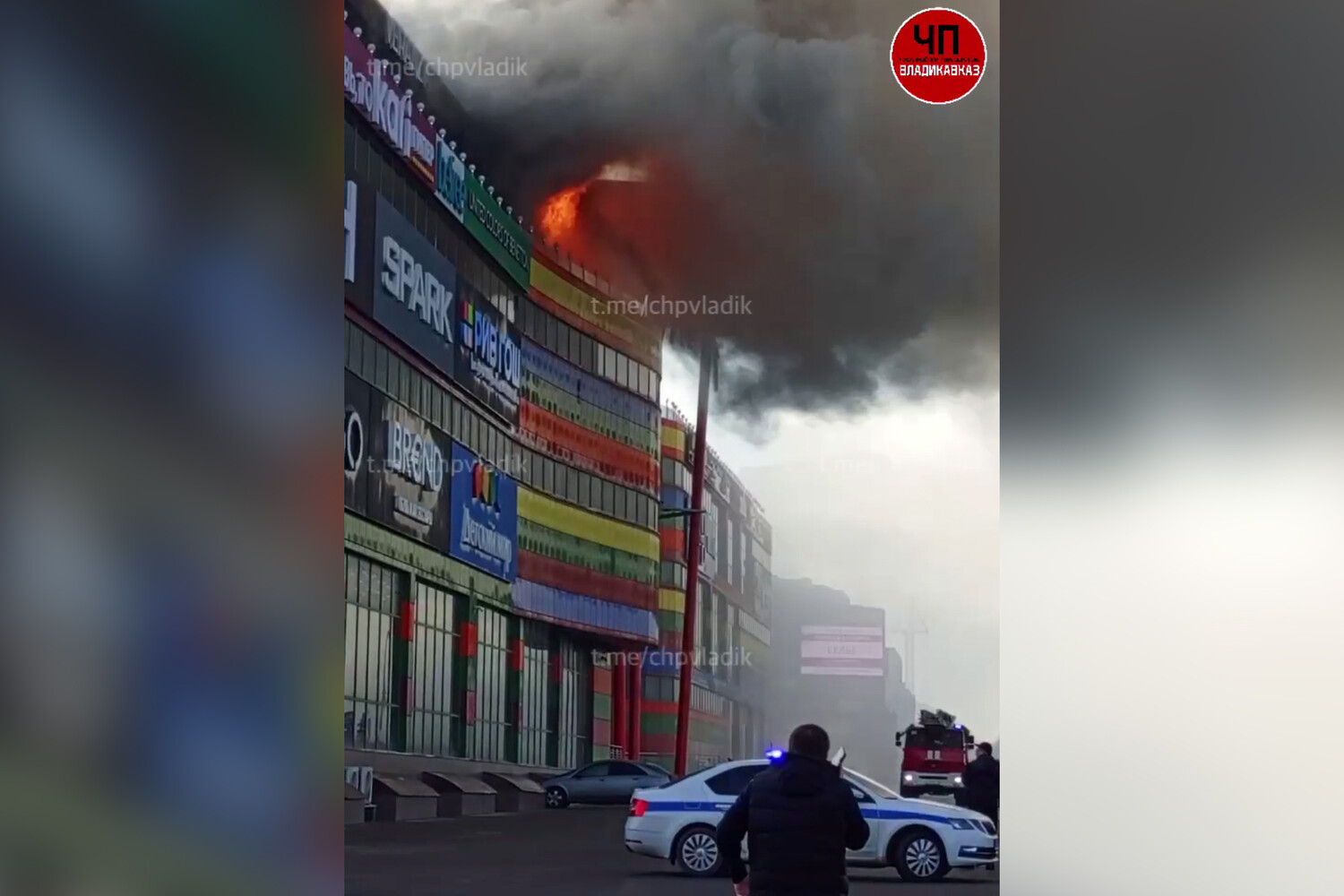 Оперативная работа спасателей: пожар в торговом центре Владикавказа успешно ликвидирован 2a1e9fca-a727-439a-8281-0d1906b3afa5-67befc4c
