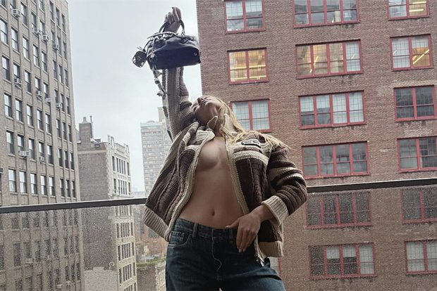 Звезда «Эйфории» восхитила поклонников смелой фотосессией 2cd443cf-ba05-42eb-aab4-26f87f7f388c-67b80736