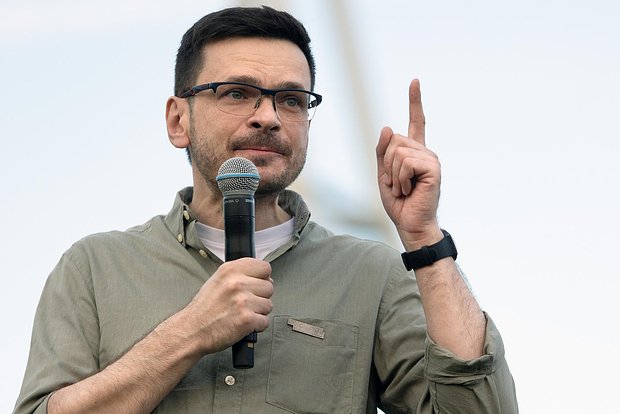 Новый поворот в деле Ильи Яшина: экс-депутат объявлен в федеральный розыск 3f562972-60d4-43ac-8106-ba8dbcdfe37f-67bf38fa