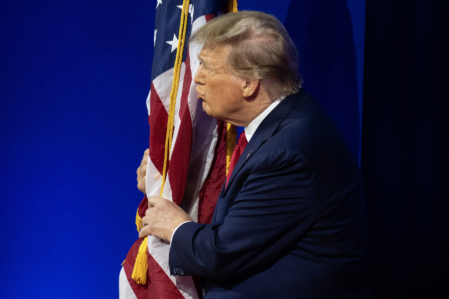 Amazon направит миллионный взнос в инаугурационный фонд нового президента США 53768347-eebf-45b6-90ec-85632e302cdd-67aef56b