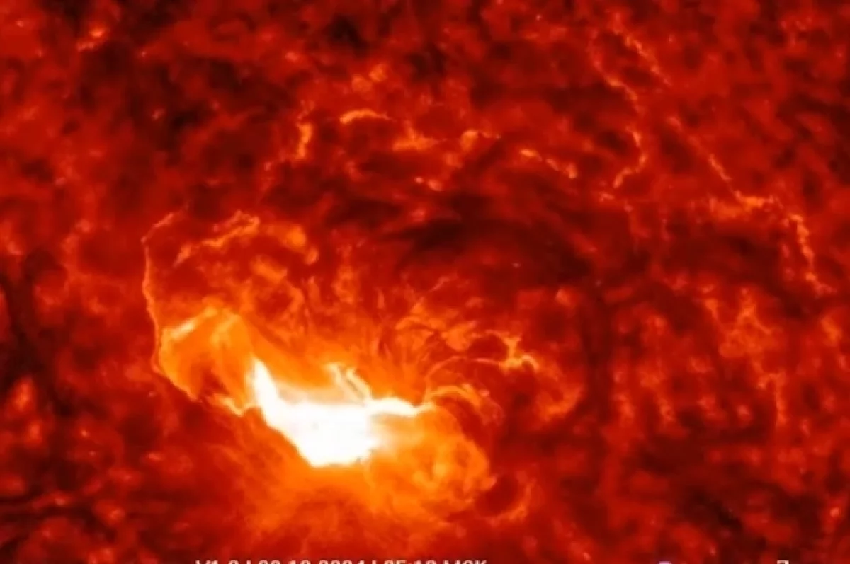 Мощнейшая солнечная вспышка класса X озарила космическое пространство 69eedff3-fa95-44d4-b83e-495b134811a2-67c478bf
