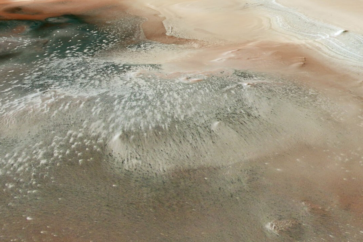 Новое исследование ставит под сомнение наличие воды на Марсе 6c1513e9-0b00-4000-802a-f670f0c215e3-67b4dade