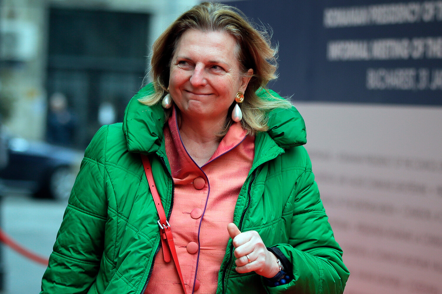 Амурский тигр встретился с европейским дипломатом в приморской тайге 78a135a7-1fe8-4a15-9cbb-1a43d988ec7c-67a98211