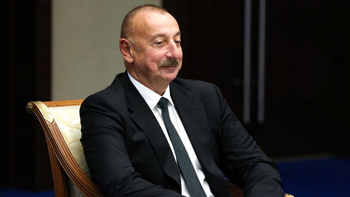 Алиев прокомментировал ситуацию с самолетом AZAL в Актау a8e20286-8e45-46c4-b327-ba5446d3905f-67c47b14