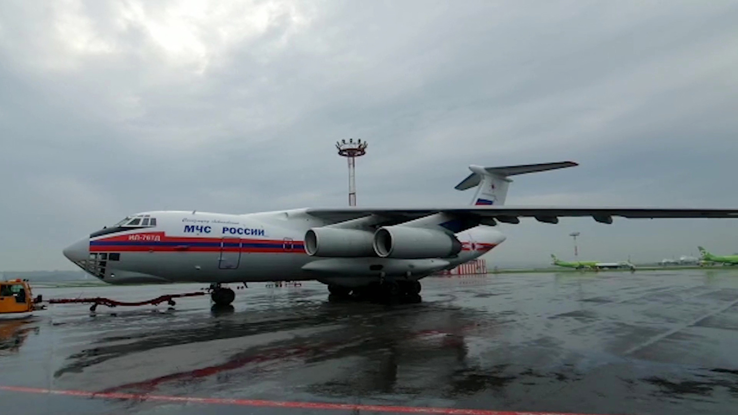 Спасательная операция после авиапроисшествия в Актау: медицинская помощь и транспортировка пострадавших Спецборт МЧС России доставил россиян из сектора Газа в Москву