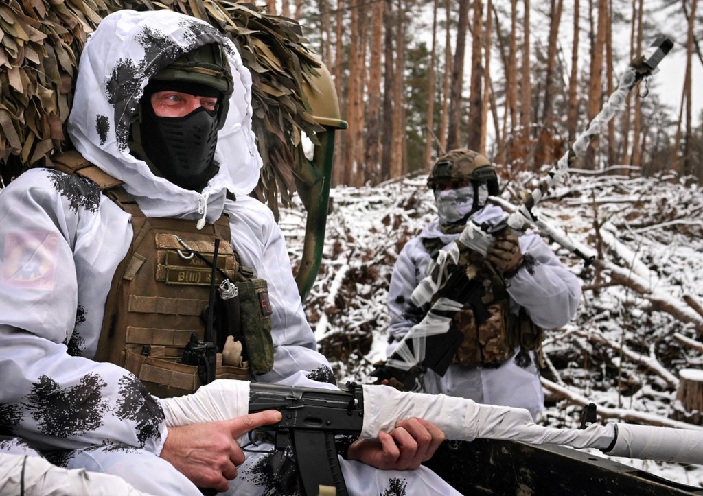 Сотня бойцов в котле и надежда на чудо: новости СВО на вечер 24 декабря c7827881-f367-459d-be76-2a8e8c5c4933-67be0295