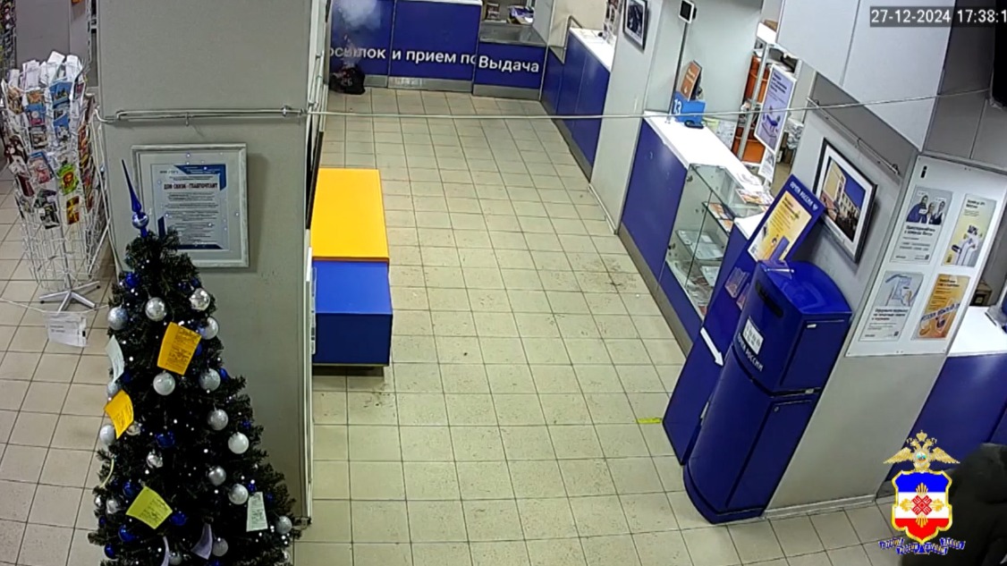 Неожиданный фейерверк: инцидент в почтовом отделении Йошкар-Олы ce6bd2cd-95a5-44c5-83d2-d03114d9e620-67c342ae