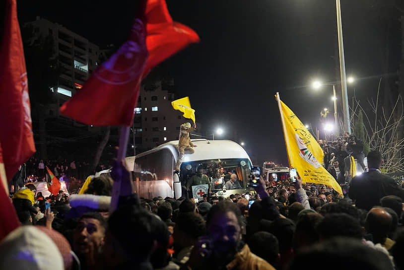 Обмен пленными между Израилем и ХАМАС продолжается на фоне хрупкого перемирия 0aacc4bb-b4dd-40cc-bef0-22a7b66223b6-67efe323