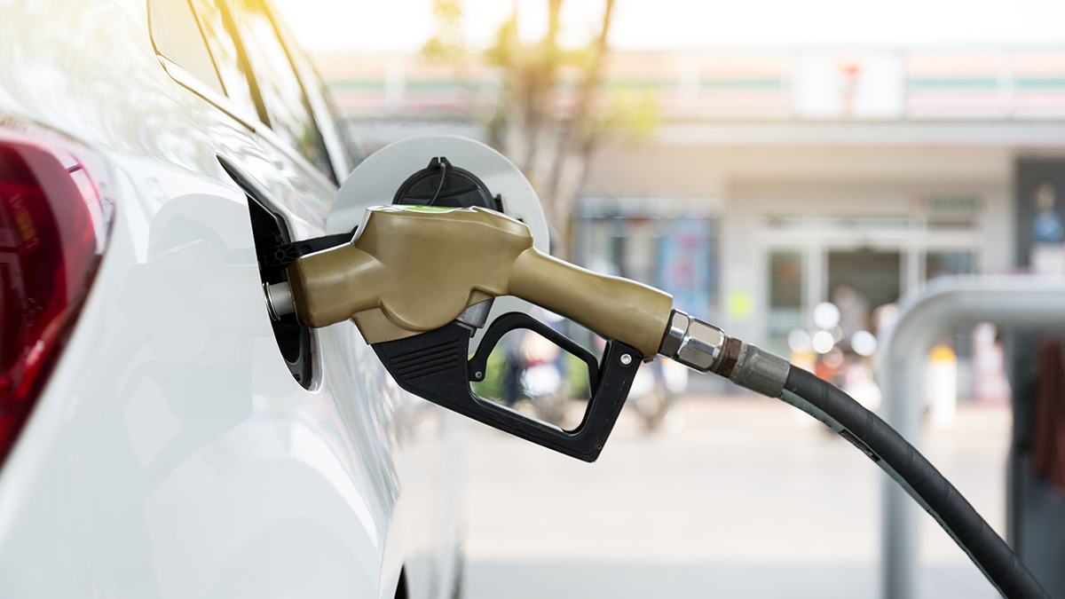 Успешная операция Росгвардии по предотвращению хищения топлива в Москве GasohalpretroldieselStationPetrolCarInLineFuelUpConceptBusiness