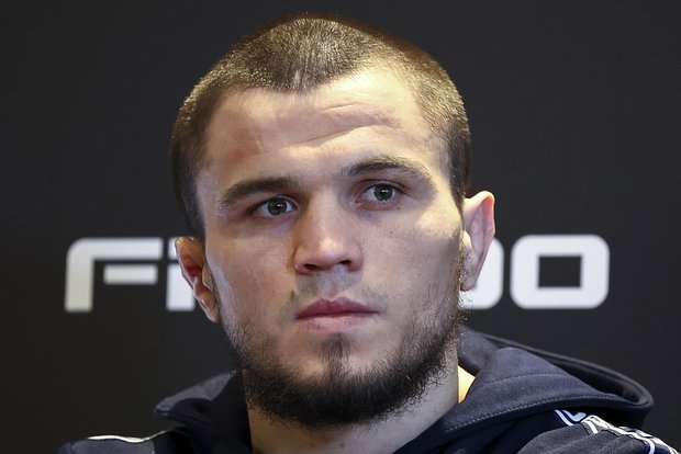 Умар Нурмагомедов проходит восстановление после успешной операции на руке 724bbef2-751d-420b-babc-a0d1e53dd5e7-67e5535d