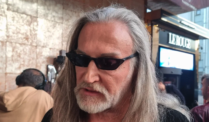 Невероятное парижское приключение Джигурды и группы Мираж у знаменитого кабаре 82464823-c0e3-4a53-8073-d55d33ed05e2-67ef8f8f