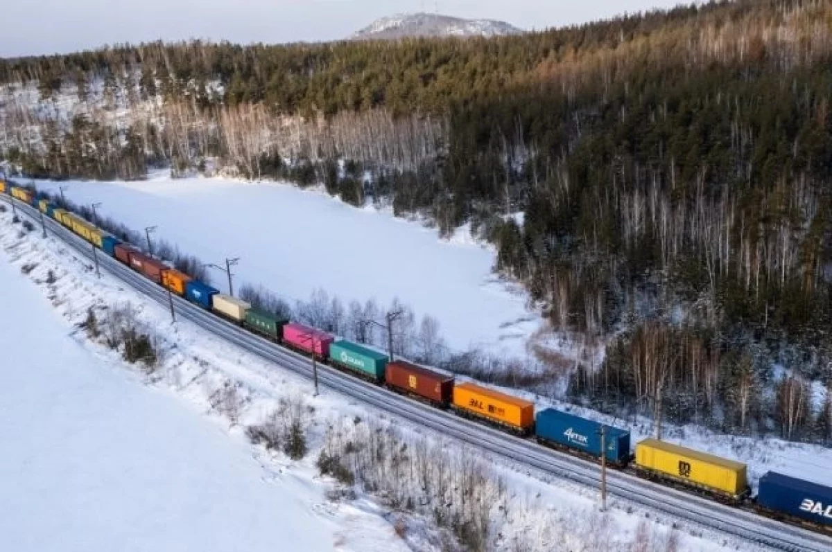 Успешный рост контейнерных перевозок на Свердловской железной дороге в 2024 году b345d80f-19b8-4e6d-8337-1c85ba809022-67daaf65