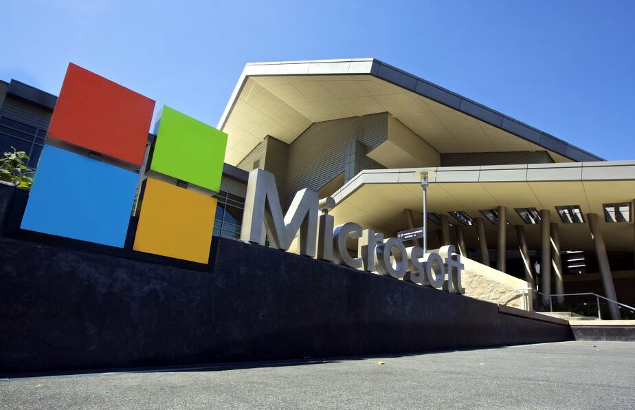 Microsoft инвестирует рекордные $80 млрд в развитие дата-центров в 2025 году c7d845ee-bc36-468e-87eb-61f977e579ba-67d1c2a7