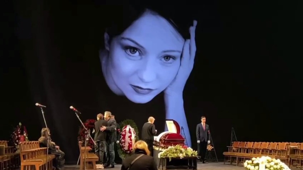 Театральная общественность прощается с талантливой актрисой Евгенией Добровольской e5ea2b47-a505-4d6e-861d-55b608d32979-67d959b6