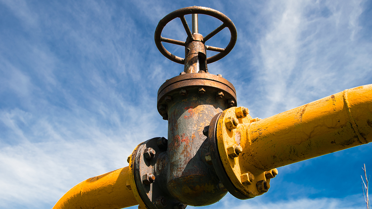Приднестровье получит российский газ в рамках гуманитарной помощи ValveOnAGasPipelineClose-upAgainstTheSky