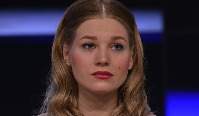 С кем проводит время жених Асмус