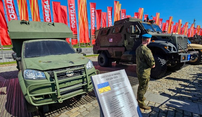 Мастера столичного сервисного центра ремонтируют технику в зоне СВО